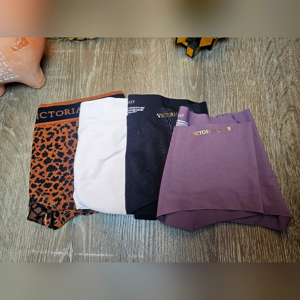 NEW (4 PACK Victoria's Secret) 1 Leopard and 3 Solid Panty Collection. NEW - Picture 2 of 7